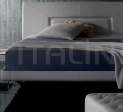 Кровать Aurora Uno Кровать Aurora Uno фабрика Poltrona Frau