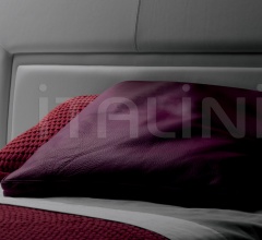 Кровать Aurora Uno Кровать Aurora Uno фабрика Poltrona Frau