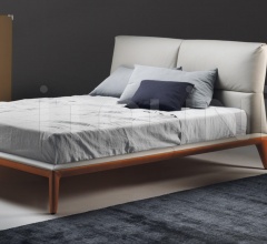 Итальянские Кровати - Кровать Giselle фабрика Poltrona Frau