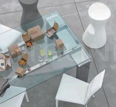 Итальянские Столы обеденные - Раздвижной стол Tom Итальянские Столы обеденные - Раздвижной стол Tom фабрика Bonaldo