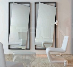 Итальянские Предметы интерьера - Настенное зеркало Hang up Итальянские Предметы интерьера - Настенное зеркало Hang up фабрика Bonaldo