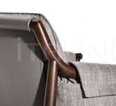 Кресло Times Lounge фабрика Poltrona Frau