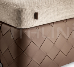 Итальянские Пуфы - Пуф Grant фабрика Poltrona Frau