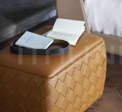 Итальянские Пуфы - Пуф Grant фабрика Poltrona Frau