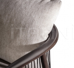 Стул с подлокотниками Viola Стул с подлокотниками Viola фабрика Poltrona Frau