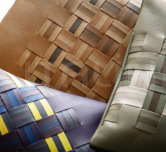 Подушка Journey фабрика Poltrona Frau