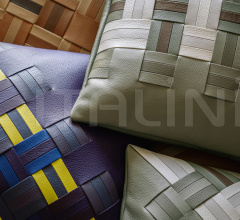 Подушка Journey фабрика Poltrona Frau