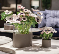 Ваза Gli Oggetti Leather Pot Ваза Gli Oggetti Leather Pot фабрика Poltrona Frau