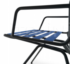 Стул с подлокотниками 2058 Dan фабрика Zanotta