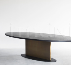 Стол обеденный OPIUM OVAL TABLE WITH BRASS DETAIL Стол обеденный OPIUM OVAL TABLE WITH BRASS DETAIL фабрика Van Rossum