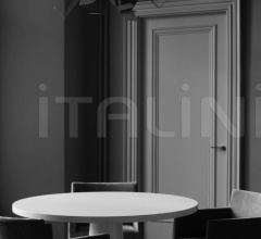 Стол обеденный KOPS ROUND TABLE WITH STEEL BASE Стол обеденный KOPS ROUND TABLE WITH STEEL BASE фабрика Van Rossum