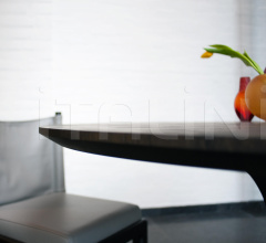 Стол обеденный KOPS SLIM ROUND TABLE Стол обеденный KOPS SLIM ROUND TABLE фабрика Van Rossum