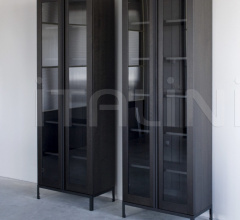 Витрина GREEP CABINET GLASS DOORS Витрина GREEP CABINET GLASS DOORS фабрика Van Rossum