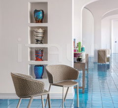 Итальянские Уличная мебель - Стул с подлокотниками Esedra Dining armchair фабрика Ethimo