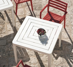 Итальянские Уличные столы - Стол обеденный Friends Square table Итальянские Уличные столы - Стол обеденный Friends Square table фабрика Ethimo